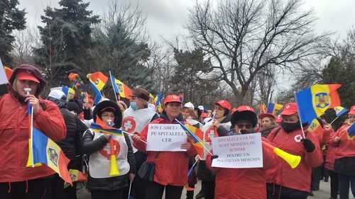 Reacția ministrului Transporturilor după ce sindicaliștii din spitalele CFR au pichetat sediul ministerului: Nimeni nu doreşte să desfiinţeze spitale, să dea oameni afară 