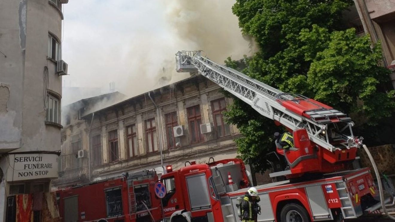 Nicușor Dan, chestionat despre dificultatea intervenţiilor în Centrul Vechi, la incendii: Trebuie respectat regulamentul privind amplasarea teraselor şi eliberarea culoarele de acces. O să intrăm cu Poliţia Locală