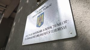 Șapte inculpați, inclusiv polițiști de frontieră și agenți vamali, reținuți într-un dosar DIICOT de contrabandă cu țigări, pesticide și substanțe toxice