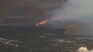 VIDEO Faimoasa zonă geotermală Blue Lagoon din Islanda, evacuată după o nouă erupție vulcanică