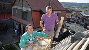 FOTO Documente găsite în podul casei în care a locuit Hermann Oberth, în Mediaș / Printre ele sunt și schițele originale ale rachetei lansate în 1935