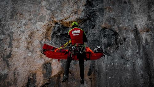 16 persoane au fost salvate de pe munte în ultimele 24 de ore / Patru dintre ele au ajuns la spital, anunță Salvamont