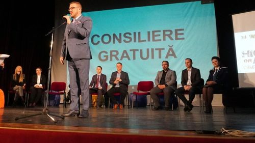 Sabin Pășcan, inspectorul școlar general din Mureș, urmărit penal de DNA pentru că ar fi cerut mită bani și un concert de muzică populară. El e traseist politic, membru PNL și apoi PSD