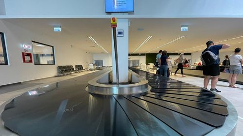 Probleme pe Aeroportul Internațional Timișoara din cauza ceții / Două zboruri au fost deviate spre Sibiu și Cluj, iar o cursă spre Frankfurt a fost anulată