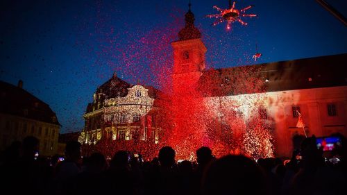 VIDEO FOTO Cod roșu de acrobații în centrul Sibiului. A început FITS!