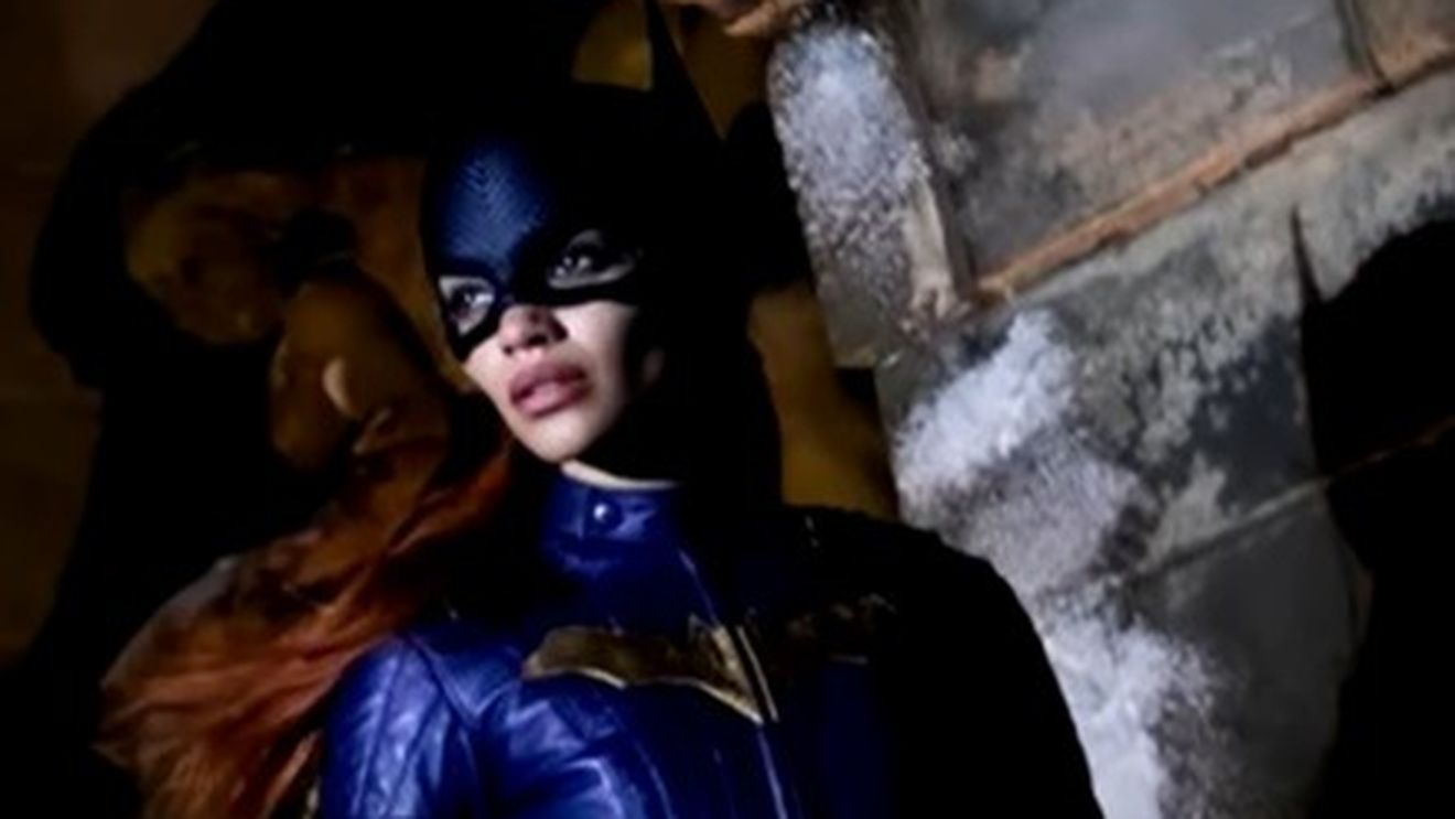 Regizorii Batgirl, „stupefiați” de decizia Warner Bros de a nu mai difuza filmul