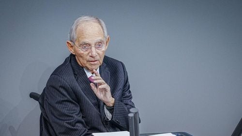 Wolfgang Schaeuble, un veteran al politicii germane, a încetat din viaţă la 81 de ani / A fost ministru de finanţe în cabinetul cancelarului Angela Merkel