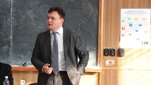 Premierul moldovean Dorin Recean: Republica Moldova face faţă unor atacuri hibride fără precedent / Face față și va continua să asigure pace şi stabilitate