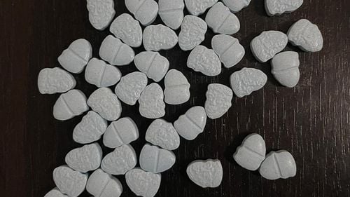 Un senator francez a fost arestat sub suspiciunea că a drogat o deputată cu intenția de a o viola