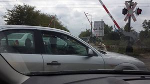 Trecerea la nivel cu calea ferată de la Petricani, care leagă Bucureștiul de Voluntari, închisă în perioada 27 iunie - 1 iulie