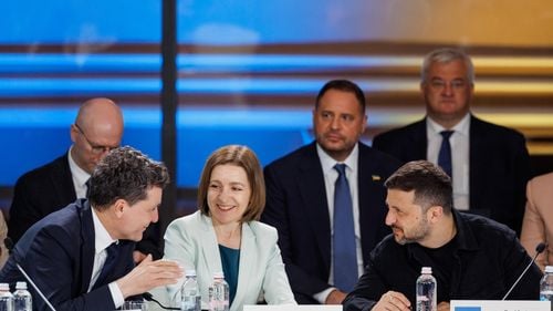 Maia Sandu: Moldova ar putea să devină o bază a războiului hibrid împotriva UE dacă Rusia preia controlul la Chişinăul / ”Rusia încearcă să ne submineze instituţiile”