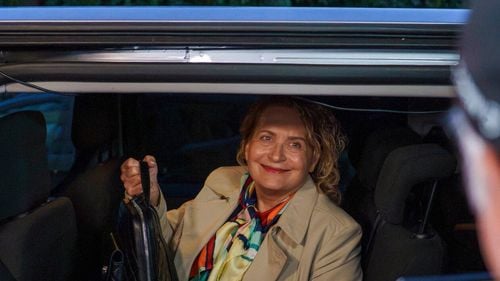 Alți 18 suspecți în dosarul de corupție de la Spitalul Militar / Procurorii militari dispun controlul judiciar pe cauțiune pentru general maior Florentina Ioniță - Radu / Oficiali de rang înalt și cadre medicale din spital sunt cercetate pentru complicitate la abuz în serviciu