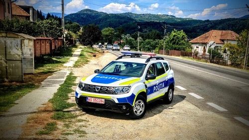 Amenzi de 50.000 lei după o înmormântare din Urziceni la care au participat aproape 130 de persoane