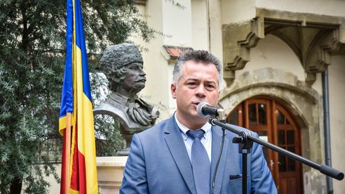 Viceprimarul Sibiului și-a dat demisia / Alexandru Dumbravă (PNL) a semnat un acord de recunoaștere a faptelor într-un dosar de fraudă cu bani europeni / Urmează să fie directorul unei școli de lângă Sibiu