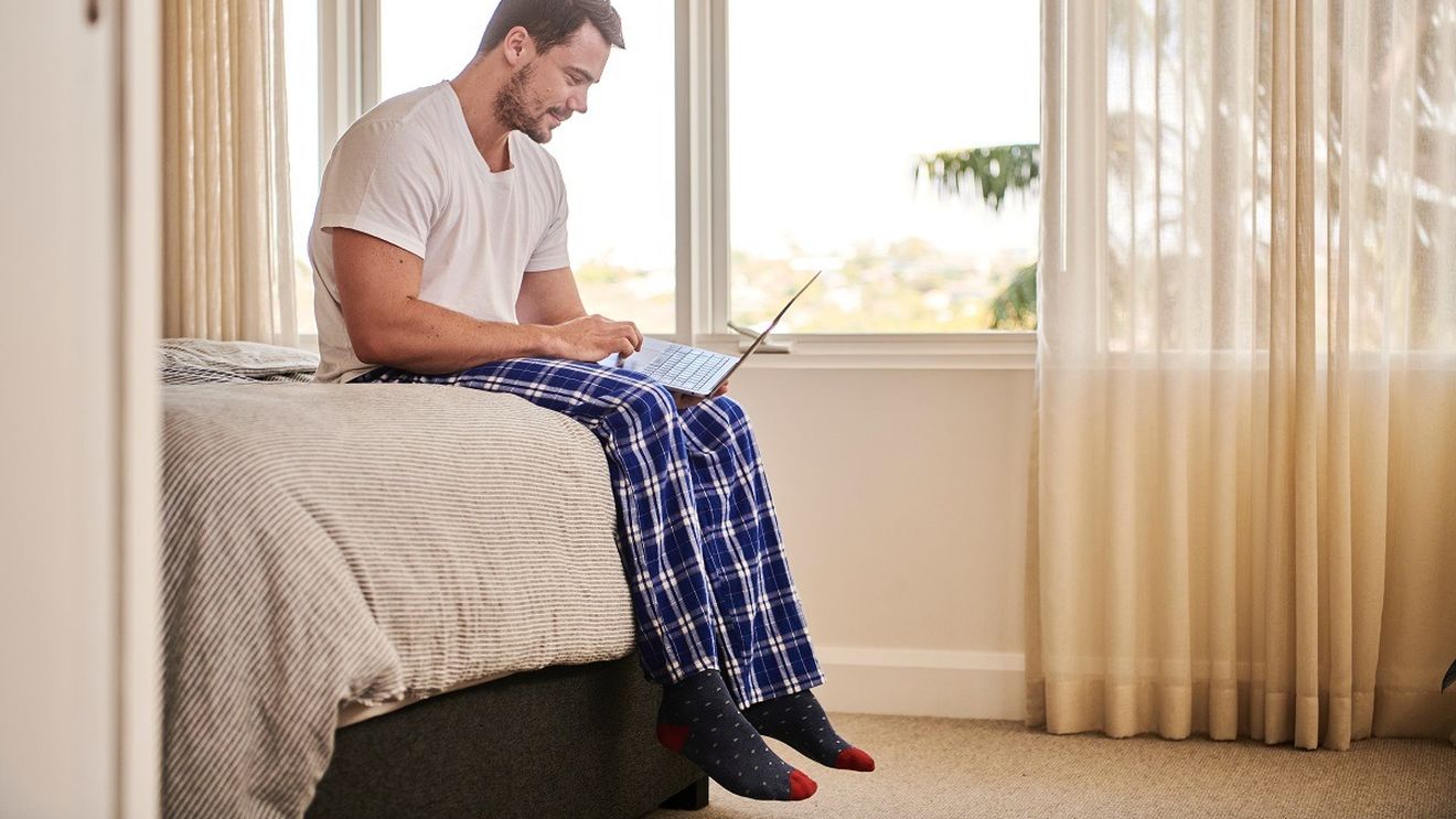 Românii, în topul angajaților care nu mai vor înapoi la birou după pandemie: 9 din 10 își doresc să lucreze complet sau parțial de la distanță