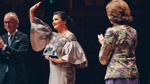 Soprana rusă Anna Netrebko condamnă războiul din Ucraina. Ea a pierdut numeroase spectacole, cunoscută fiind ca susținătoare a lui Putin