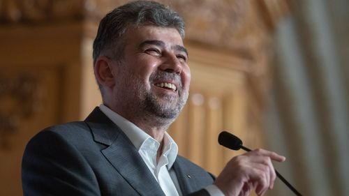 Noi glume ale premierului Ciolacu cu Buzău, Moldova, CIA și McDonalds: "Am crescut sub Ceauşescu. Ne ţineau vii glumele şi bancurile şi sunt un om căruia îi plac glumele"