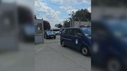 Asiatici veniți la muncă în România, urcați în avion și trimiși înapoi acasă. Au fost interziși în UE