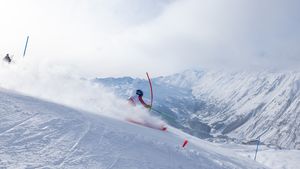 Marco Schwarz strălucește la Livigno - Primul său Super-G din Cupa Mondială