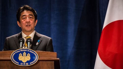 UPDATE Shinzo Abe a murit după ce a fost împușcat la un eveniment electoral/ Japonia, unde armele de foc sunt interzise, în stare de șoc/ Cel mai longeviv premier de la Tokyo a ajuns la spital în stop cardiorespirator