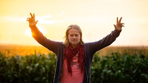 Activistul Mugur Vărzariu anunță că a câștigat în primă instanță dărâmarea zidului de segregare a populației rome din Baia Mare/ Decizia poate fi contestată în 30 de zile