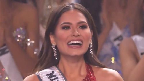VIDEO Reprezentanta Mexicului este Miss Univers 2021/ Mesaj al concurentei din Myanmar, câştigătoarea premiului pentru cel mai frumos costum tradiţional: Oamenii din ţara mea mor şi sunt împuşcaţi de armată în fiecare zi