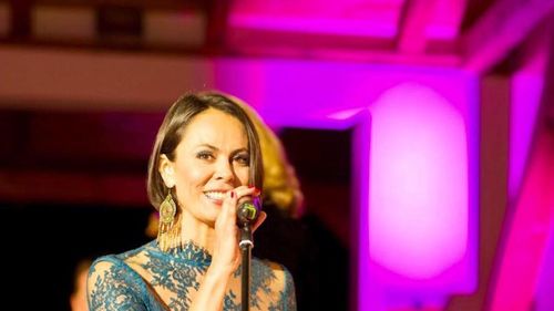 Natalia Klitschko, soţia primarului din Kiev, a cântat la o demonstraţie organizată la Berlin împotriva războiului / ”E important să vedem că lumea întreagă sprijină Ucraina”