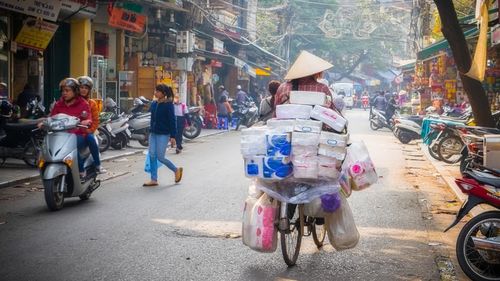 30.000 de persoane au fost evacuate în Vietnam înainte ca taifunul Kajiki să lovească zonele costiere