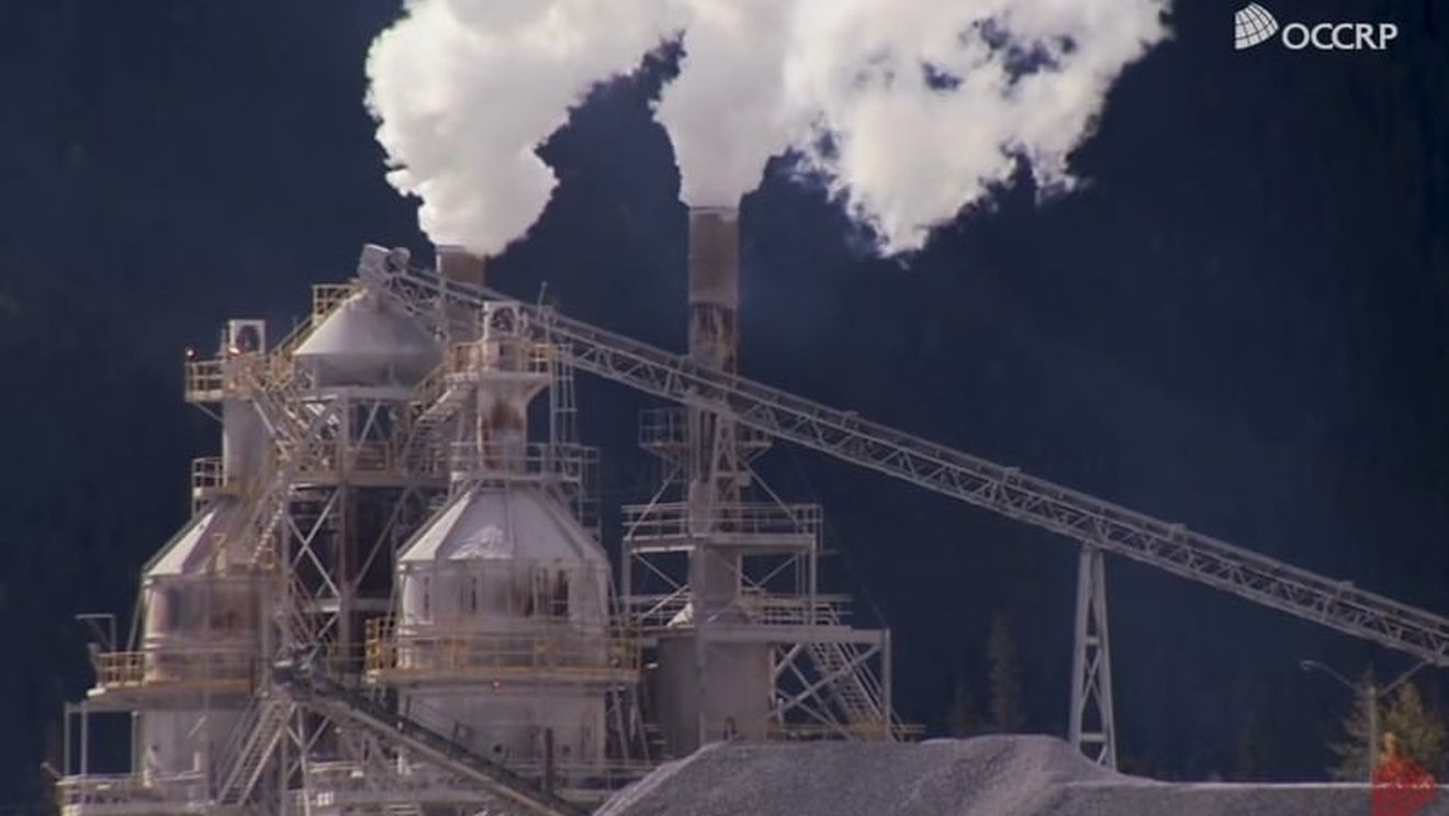 Ministrul Economiei va solicita CE să analizeze impunerea unei limite la cantităţile de ciment importate din ţările non-UE