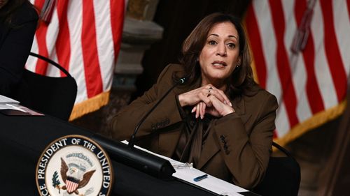 ANALIZĂ Cum îl atacă Kamala Harris pe Trump