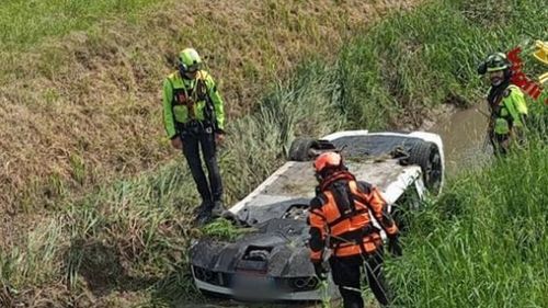 Om de afaceri italian a murit înecat într-un Lamborghini Gallardo / A plecat să își verifice mașina proaspăt cumpărată, apoi a fost găsit răsturnat într-un mic pârâu