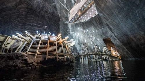 Salina Turda, cel mai vizitat obiectiv turistic din Cluj, revine la programul de toamnă, mai scurt