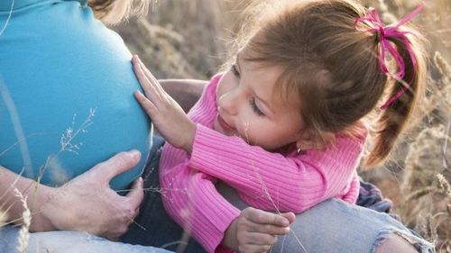 Gabriela Firea, despre Family Start și Student Invest: ”Luna aceasta se pot depune primele cereri pentru decontarea de 3000 de euro pentru creșterea natalității în România/ În premieră Statul garantează 80% din creditele tinerilor”