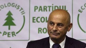 UPDATE Șeful Partidului Ecologist Român, Dănuț Pop, a fost reținut de DNA într-un dosar de trafic de influență/ Pop ar fi primit 10.000 de euro pentru a interveni pe lângă un deputat ca să angajeze un consilier parlamentar