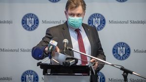 VIDEO Alexandru Rafila, după recordul de cazuri COVID raportate: Nu există în momentul de față motive de panică. E important ca fiecare să respectăm regulile / Școlile rămân deschise pe baza algoritmului stabilit