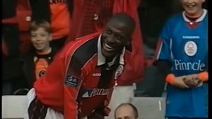 A murit Kevin Campbell / Fostul atacant al echipelor Arsenal şi Everton avea 54 de ani