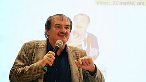 Mircea Miclea: Introducerea Istoriei Holocaustului și Istoriei Comunismului s-a făcut mai degrabă din oportunism politic, în avantajul elevilor ar fi o disciplină precum „Istoria secolului XX” 
