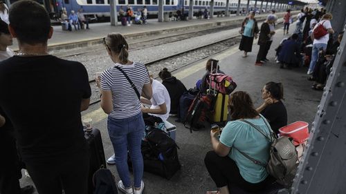 CFR Călători: Treisprezece trenuri au fost afectate marţi de furtuni şi de caniculă