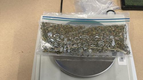 Mari cantităţi de droguri, confiscate de poliţişti şi procurori în ultimele două săptămâni