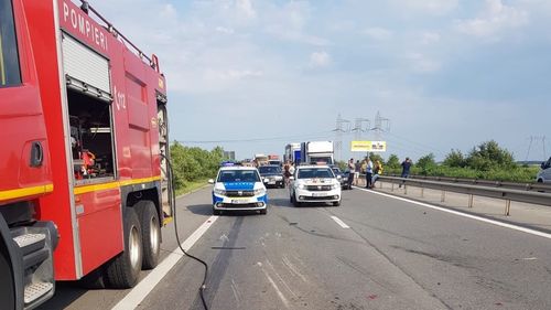 Cazul tinerilor care s-au sinucis pe autostrada București-Pitești: Părinții spun că nu ar fi fost vorba de caz penal, diferența dintre ei nu era mai mare de 5 ani / Ei ar fi fost de acord cu relația copiilor / Primar: „Am rămas șocat că la 13 ani copiilor le este făcut test de sarcină„