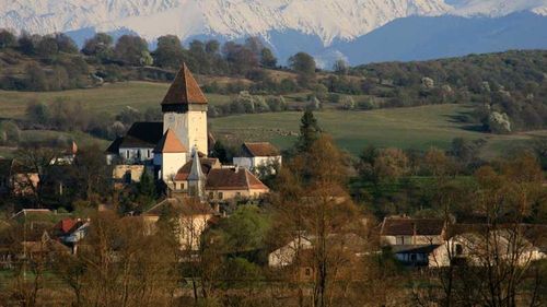 Termenul de depunere a propunerilor pentru includerea obiectivelor în cele 12 rute turistice și culturale din PNRR, prelungit cu o săptămână / Motivul: autoritățile sunt implicate în ajutorarea refugiaților din Ucraina