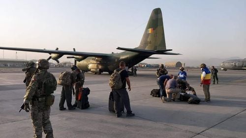 Alți 14 români au fost aduși în siguranță pe aeroportul din Kabul și urmează să fie evacuați cu următorul zbor al aeronavei militare românești din Islamabad
