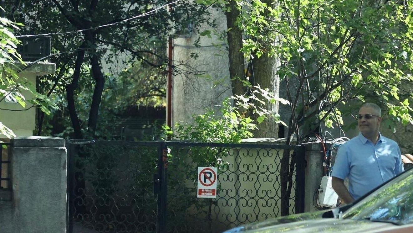 BREAKING Elena Lasconi publică fotografii și îl acuză pe Mircea Geoană că s-a întâlnit la București cu Tal Hanan, șeful hackerilor acuzați că au manipulat alegeri în 30 de țări. Geoană: Nu l-am cunoscut niciodată. Dacă există o fotografie, e foarte posibil să fie cu altcineva. Am avut întâlniri în Israel cu oameni care fac consultanță pentru Netanyahu