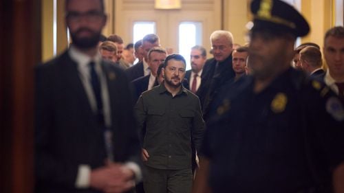 Donald Trump spune că „probabil” se va întâlni cu Zelenski săptămâna viitoare, în timpul vizitei în SUA / Și Kamala Harris s-ar putea întâlni cu liderul ucrainean