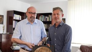Péter Magyar, principalul oponent al lui Viktor Orban, din nou în campanie electorală în Transilvania. S-a întâlnit cu fostul președinte UDMR Marko Bela, a ajuns la Târgu Mureș și Praid
