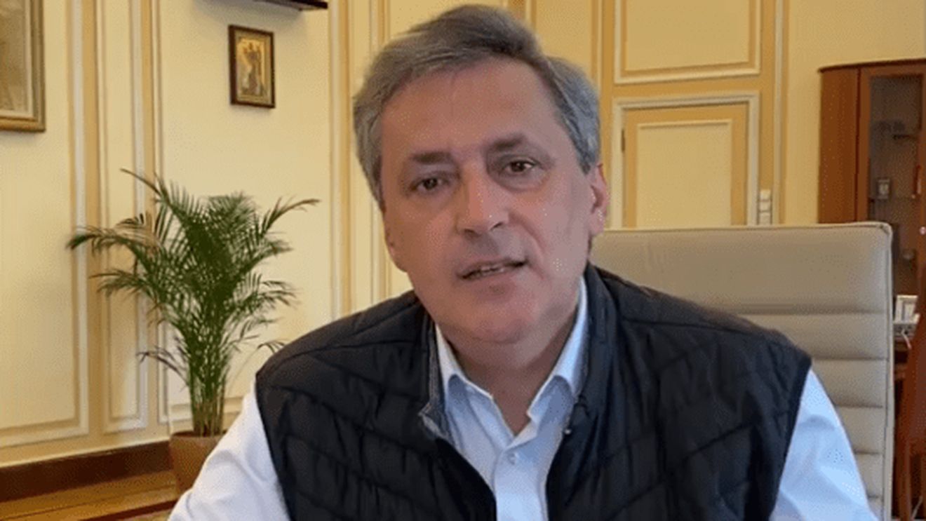 Marcel Vela a aprobat zboruri charter pentru mai multe destinaţii. Ministrul i-a transmis unei femei care a întrebat despre reluarea zborurilor din Spania că, dacă vrea să vină cu o astfel de cursă, să sune la consulat şi să spună că a vorbit cu el