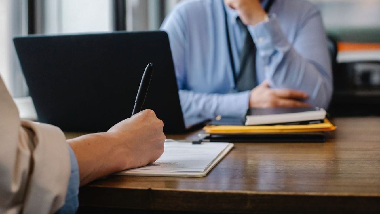 Un furnizor de servicii și soluții software integrate de HR lansează un ebook dedicat digitalizării resurselor umane