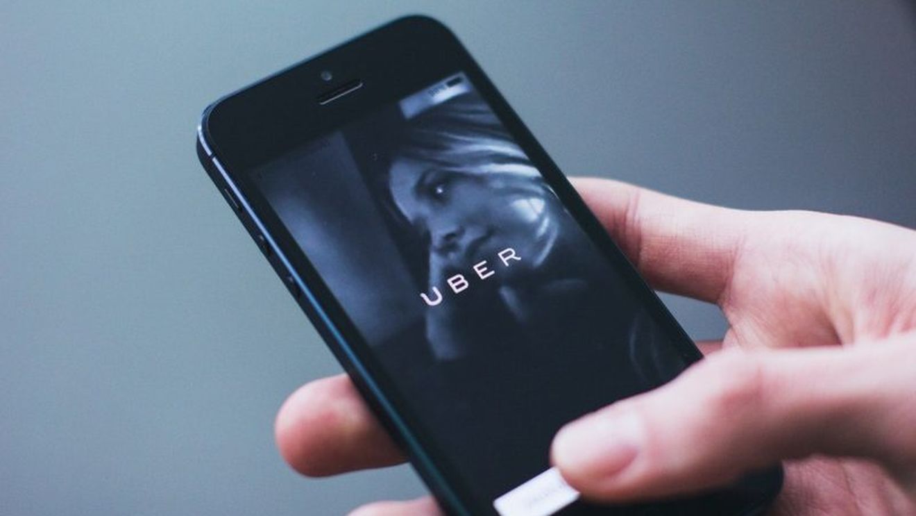 Uber se extinde în Constanța. Prima clientă - cântăreața Aylin Cadîr