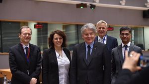 UE anunță că a finalizat o nouă legislație care va impune marilor platforme precum Google, Facebook sau Amazon să elimine mai bine conținutul online ilegal sau periculos