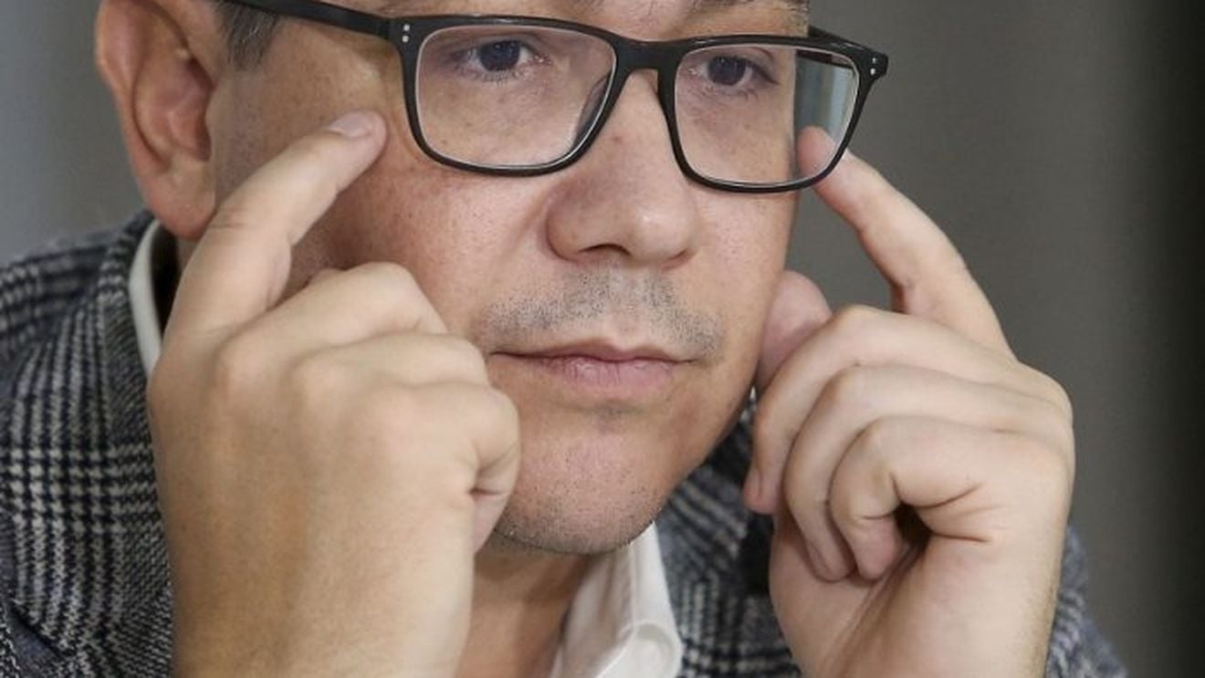 Ponta anunță că nu va face alianță nici cu PSD, nici cu PNL și pune opt ”condiții obligatorii” pentru a adera la parteneriat. Printre acestea: vot electronic, alegeri în două tururi, schimbarea ministrului Carmen Dan și abrogarea OUG 114